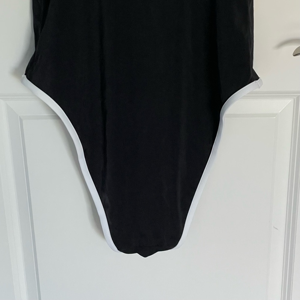 New! Pink x Frankie’s Bikinis Poppi one piece Swimsuit black binded 47343 - Picture 3 of 11